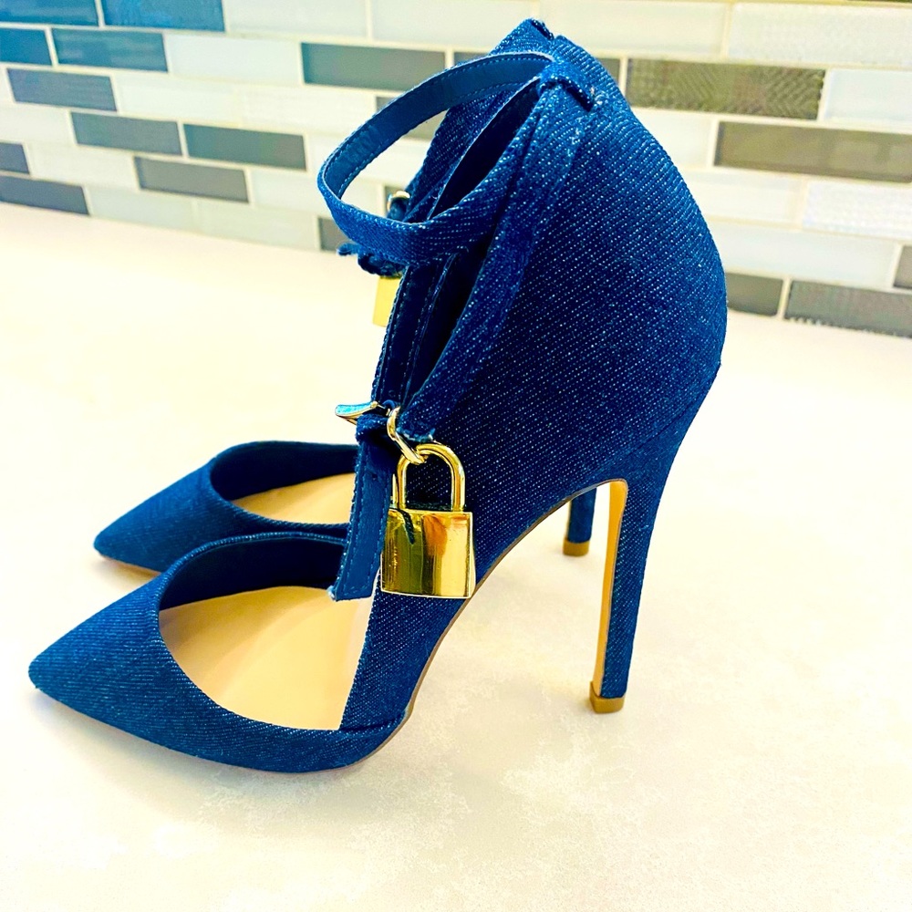 Stunning Denim Pointy Heels with Gold Lock Details Size 5.5.  Sexy!